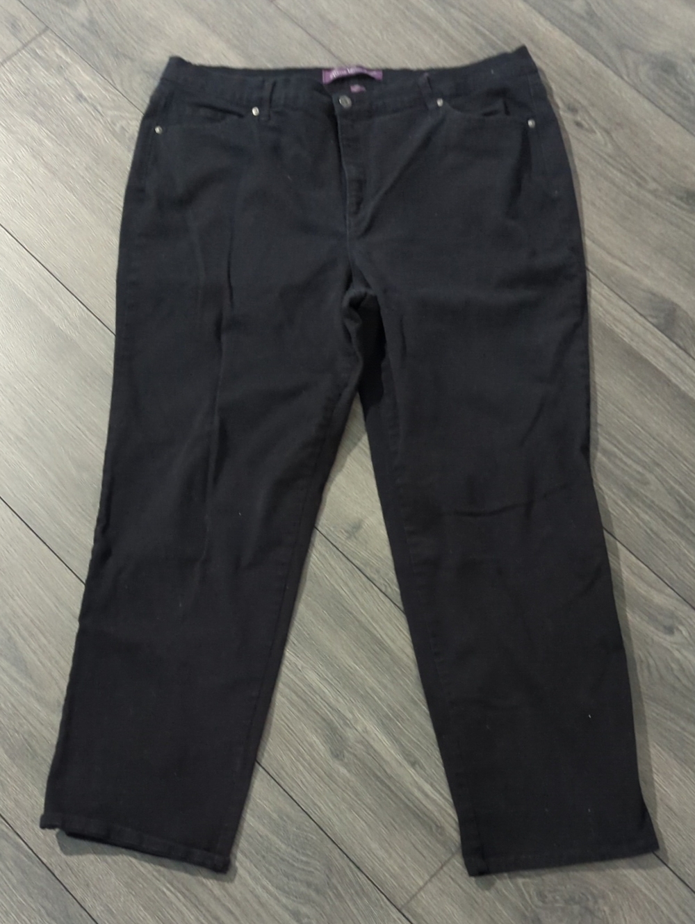 Gloria Vanderbilt Black Straight-Leg Women’s Jeans